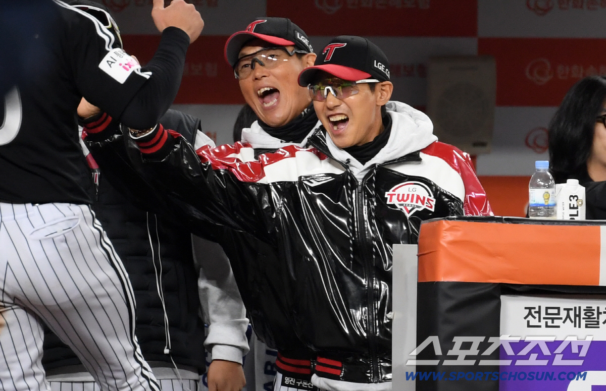 감독 최초 30억시대 열었다. 3년 최대 30억 재계약. 이제 염갈량의 …