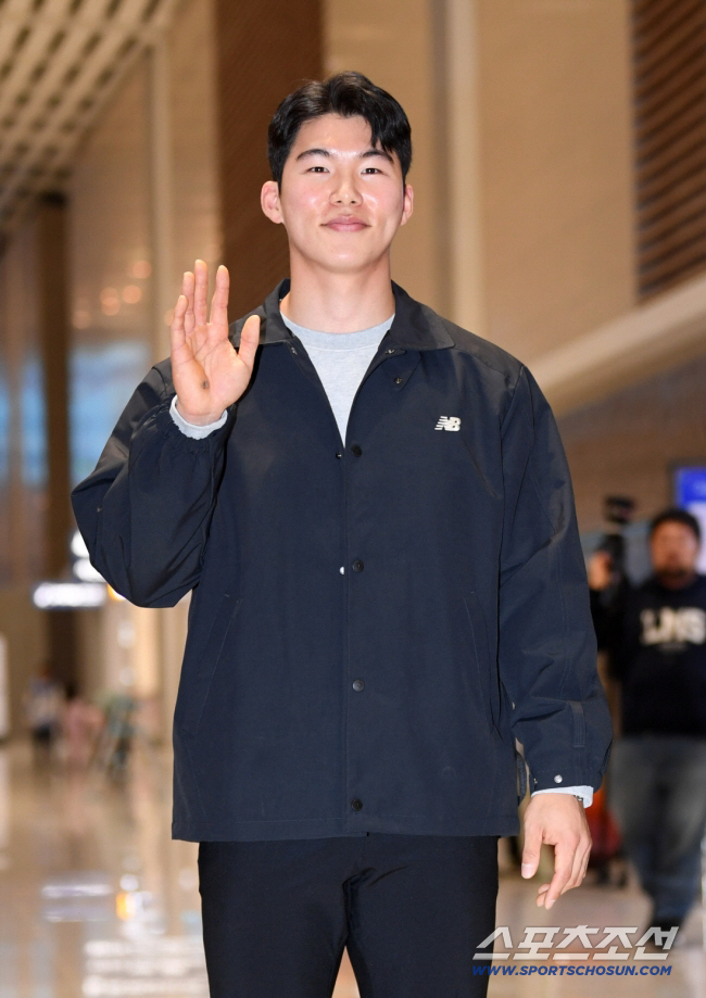 김혜성, ‘월드시리즈 우승 루키’ 금의환향…JTBC ‘뉴스룸’ 출연