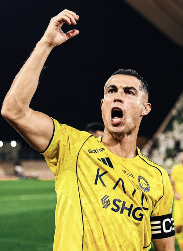 '메시부터 트럼프까지' 까도까도 논란인 호날두 인터뷰, 英언론은 '지켜보…