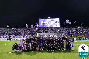 승격, 그리고 잔류...흔들릴지언정, 잃지 않은 방향! '좀비' 안양 살아남았다, 유병훈 감독 