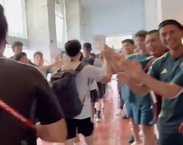 "머문 자리는 깨끗하게" 일본 U-17 아우들도 숙소 청소+설거지 '선한…