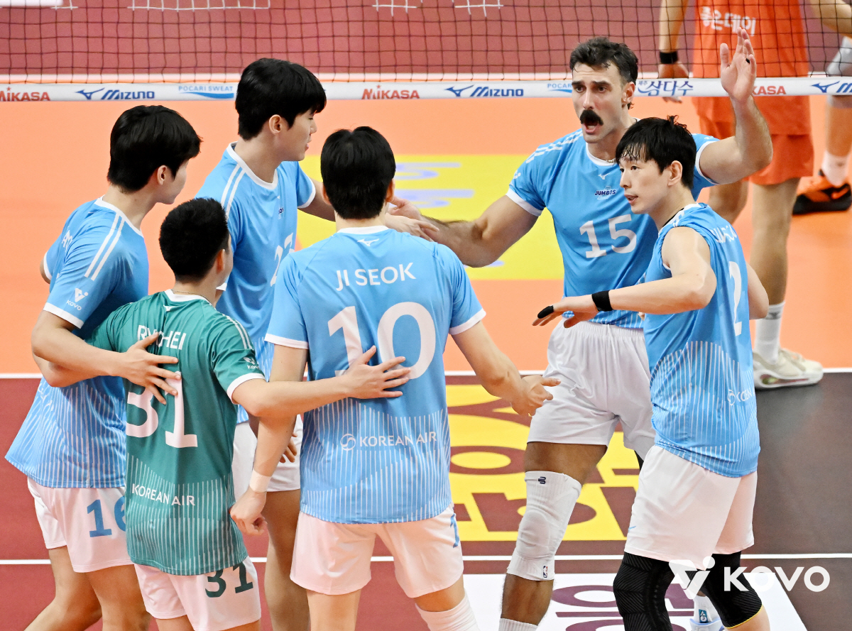 V리그 흥행태풍 부산 상륙! OK저축, 역대 최다 4270명 모았다!  …