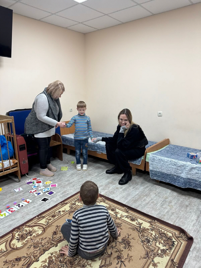 안젤리나 졸리, 우크라 경호원, 현장서 軍끌려가 징집 '경악'…입틀막 "믿을 수 없다"[SC할리우드]