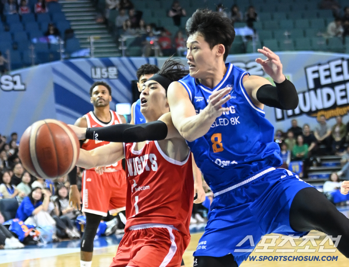 [포토] 이민서-최성모, 내 손이 먼저야