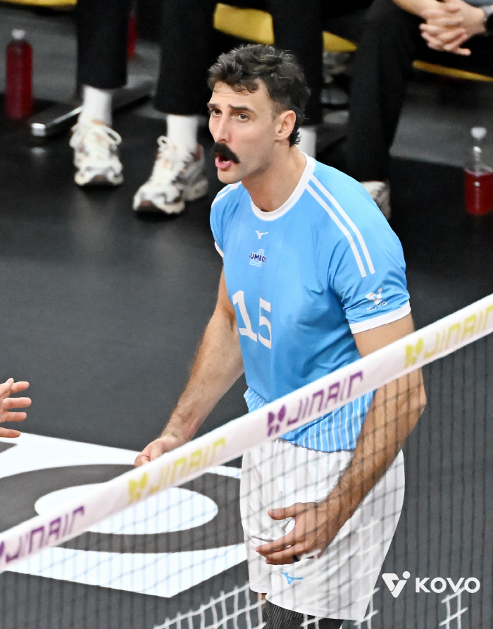 비행기 없어? 대한항공이 버스타고 '부산 원정' 갔다고? 도대체 왜