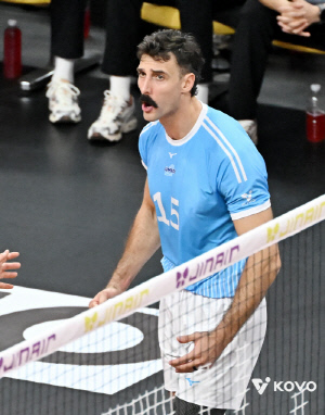 비행기 없어? 대한항공이 버스타고 '부산 원정' 갔다고? 도대체 왜