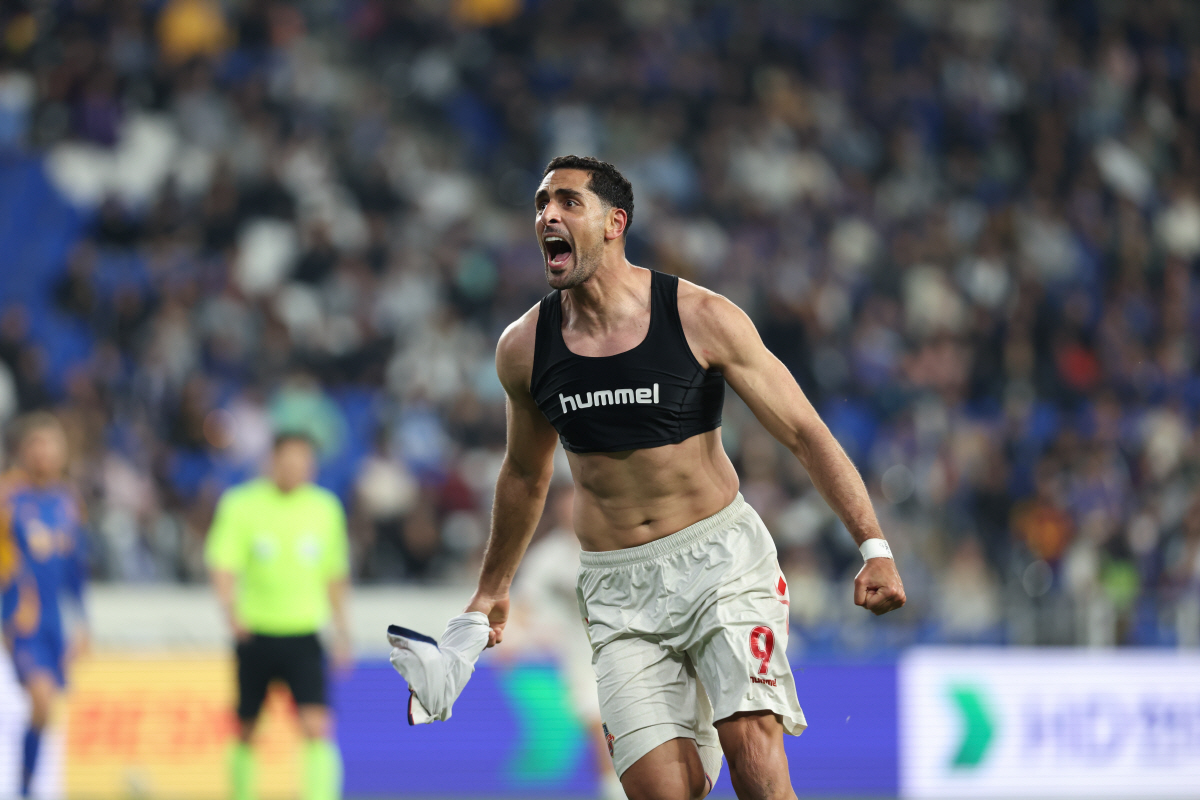 [K리그1 현장리뷰]'이청용 AS→루빅손 벼락골' 울산 살았다, 수원FC…