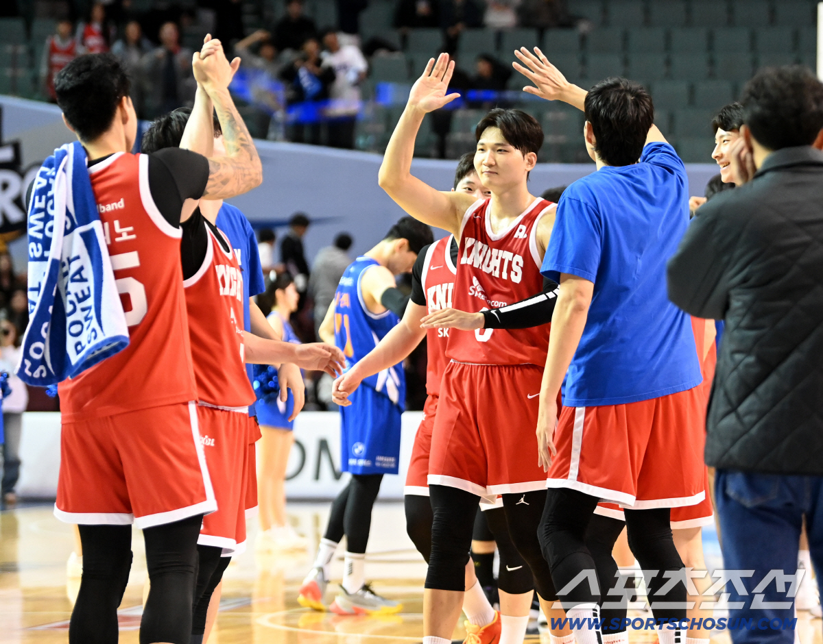 [포토] 75대67 승리 SK, S더비 승리!