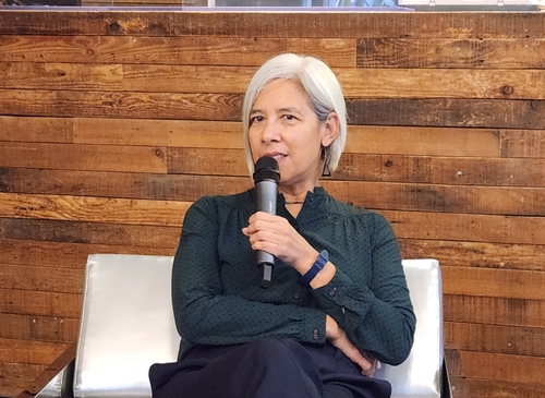부커상 후보 수전 최 "외부 힘에 삶 바뀌는 이야기에 끌려"