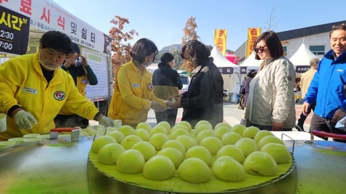 더 뜨겁고 더 달콤했던 횡성안흥찐빵축제 성료…3억원 매출 기록