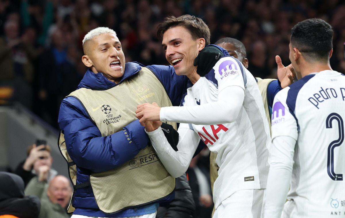 '흥민이 형, 나 어떻게 해' 연이은 혹평, 토트넘 결국 새 공격수 찾는…