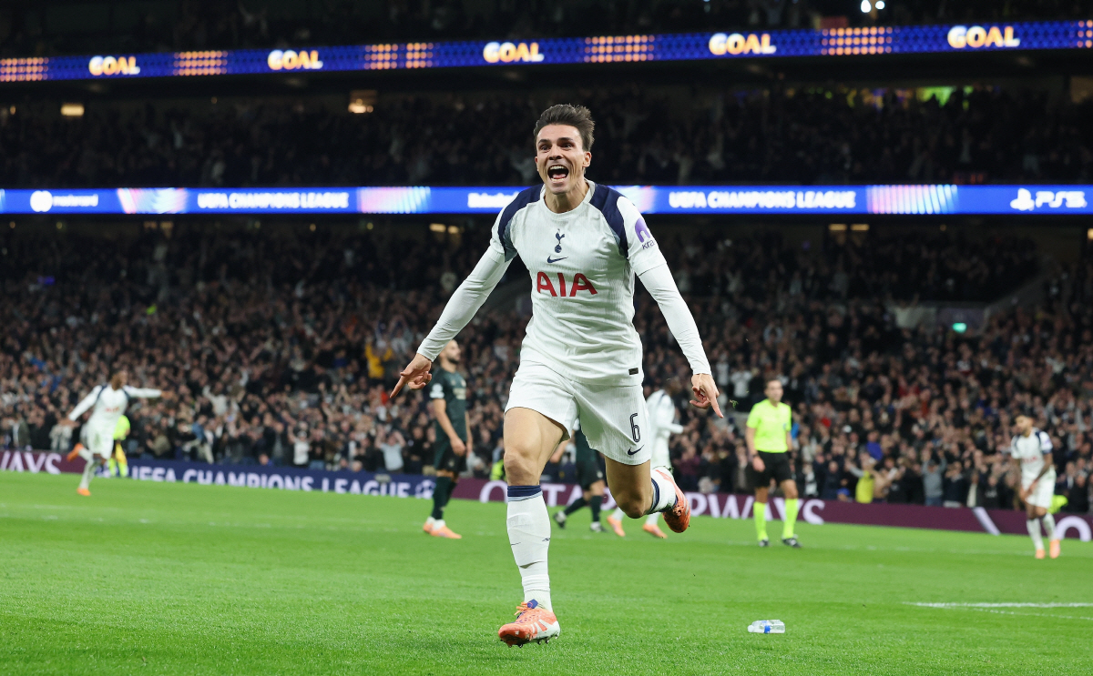 "손흥민 주장에서 내려야" 비판 그대로 받아들였나...토트넘+프랭크 감독…