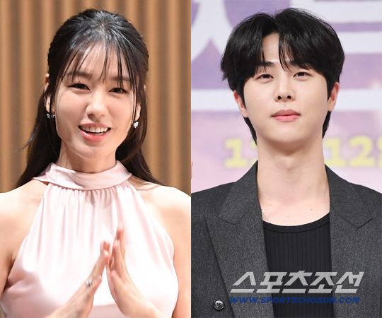 안은진, 7세 연하 김무준과 ♥핑크빛 불거졌다..."제발 모른 척해주세요…