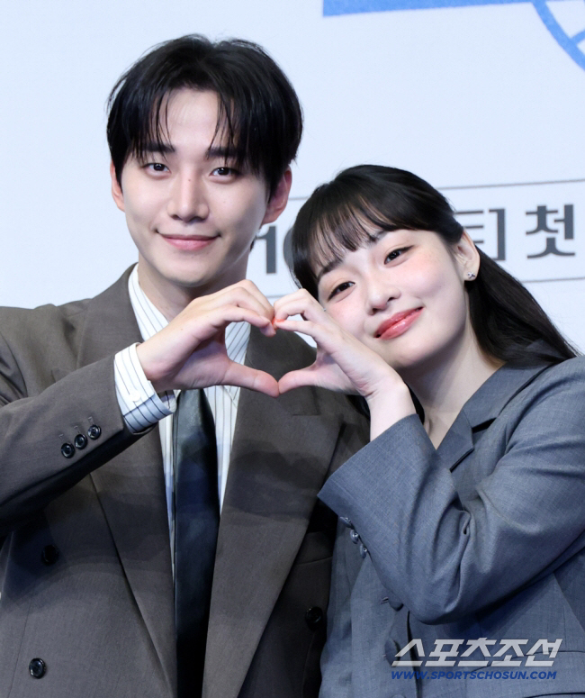 이준호♥김민하, 키스는 했지만 사귀는 건 아니다? '열애' 동상이몽('태…