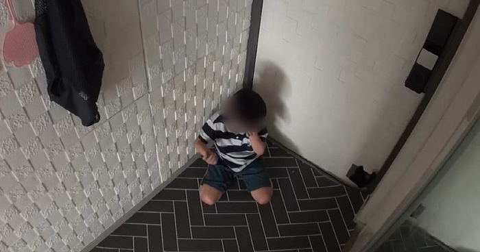 초3 아들, 얼굴 때리며 자해…유모차 타고 등교하는 사연 공개(결혼지옥)