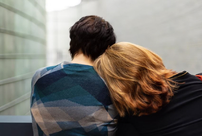 아버지 장례식에 나타난 낯선 이들…15년간 '이중생활' 폭로에 충격