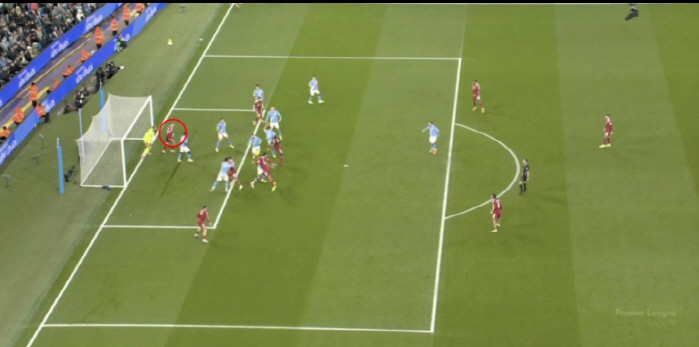 "맨시티는 왜 '12명'으로 싸워" 반 다이크 '도둑' 맞은 동점골, 리…