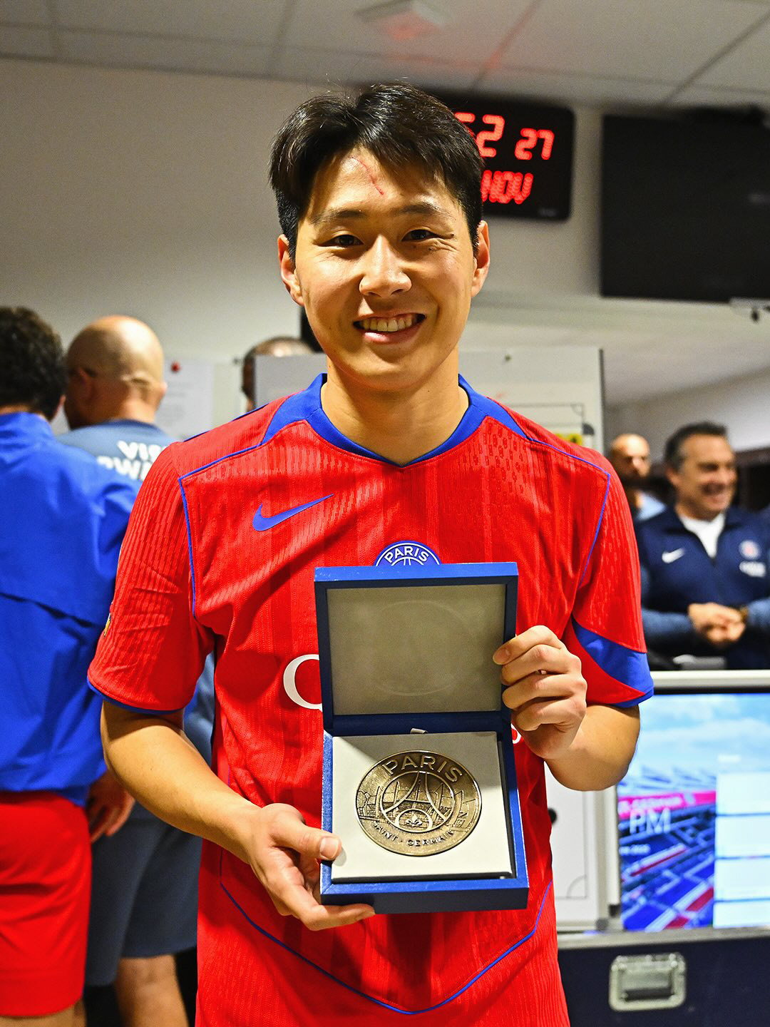 '韓 최고 재능' 이강인, 프로 첫 대기록 달성! 퇴장 유도+극장골 도운…