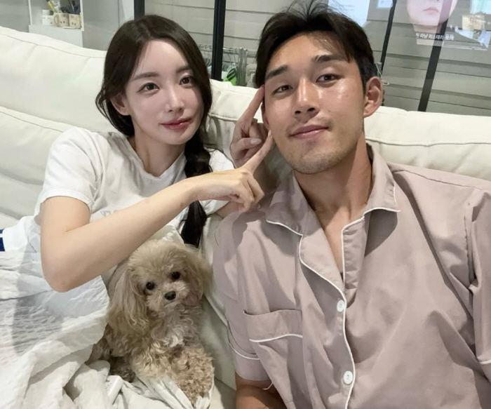 "우승과 함께 시집갑니다" 곽민선 아나, ♥송민규 '트로피' 프러포즈에 …