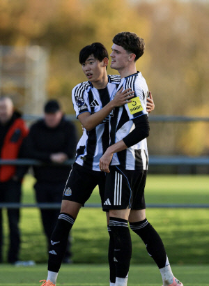 'EPL 직행 초신성' 박승수, 잘 살아있습니다! 뉴캐슬 U-21팀 특급조커로 3-2 극장승 기여