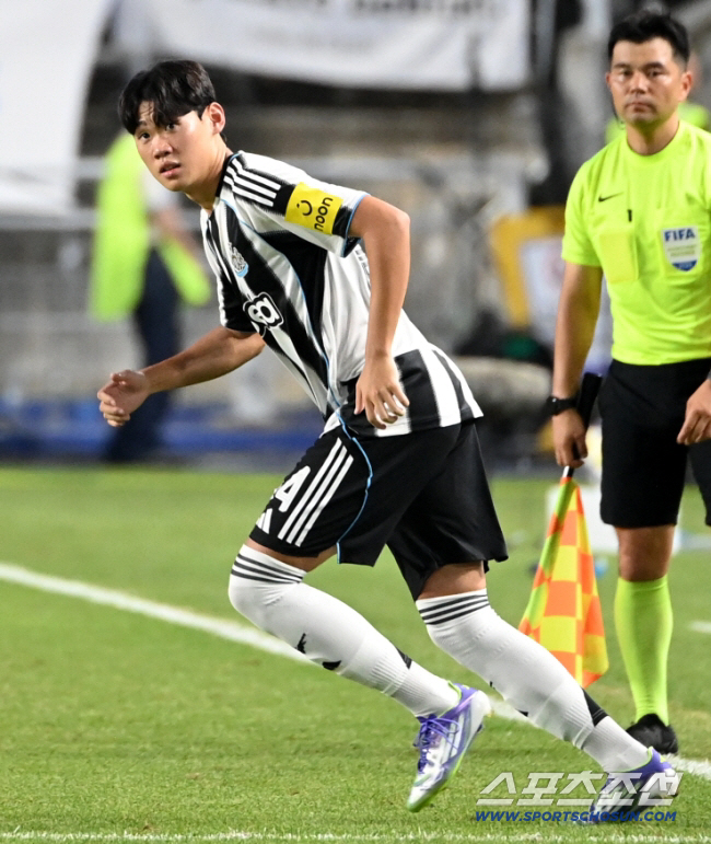 'EPL 직행 초신성' 박승수, 잘 살아있습니다! 뉴캐슬 U-21팀 특급…