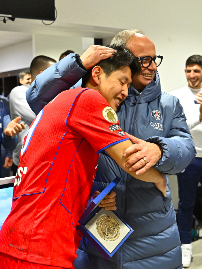 "PSG서 100경기 너무 기쁘다" '주인공 된 이강인' 2경기 연속 AS 폭발…"계속해서 좋은 모습 보여주고파"
