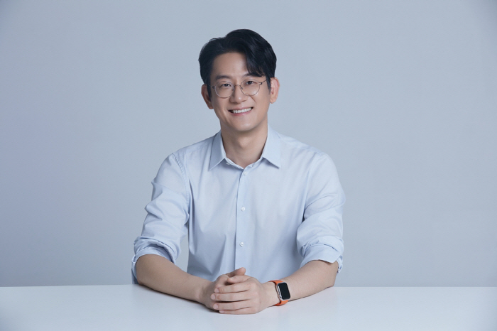 송은이, '진짜 100억 CEO'에 한 걸음...정신과 전문의도 영입 "…