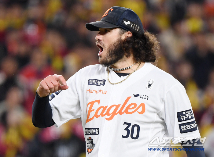 폰세, 결국 한화 떠날까…유력 행선지도 언급?