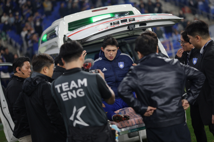 "최소 4주→시즌 아웃" 이동경, 울산 생존과 맞바꾼 갈비뼈 골절…'13골 12도움, 커리어 하이' 당당한 MVP 후보