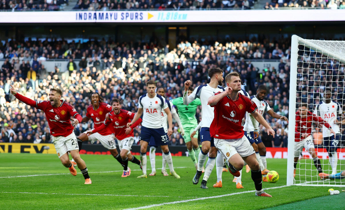 '한국인한테 밀려 헐값 방출' 월클, 맨유서 제대로 부활...EPL 최고…