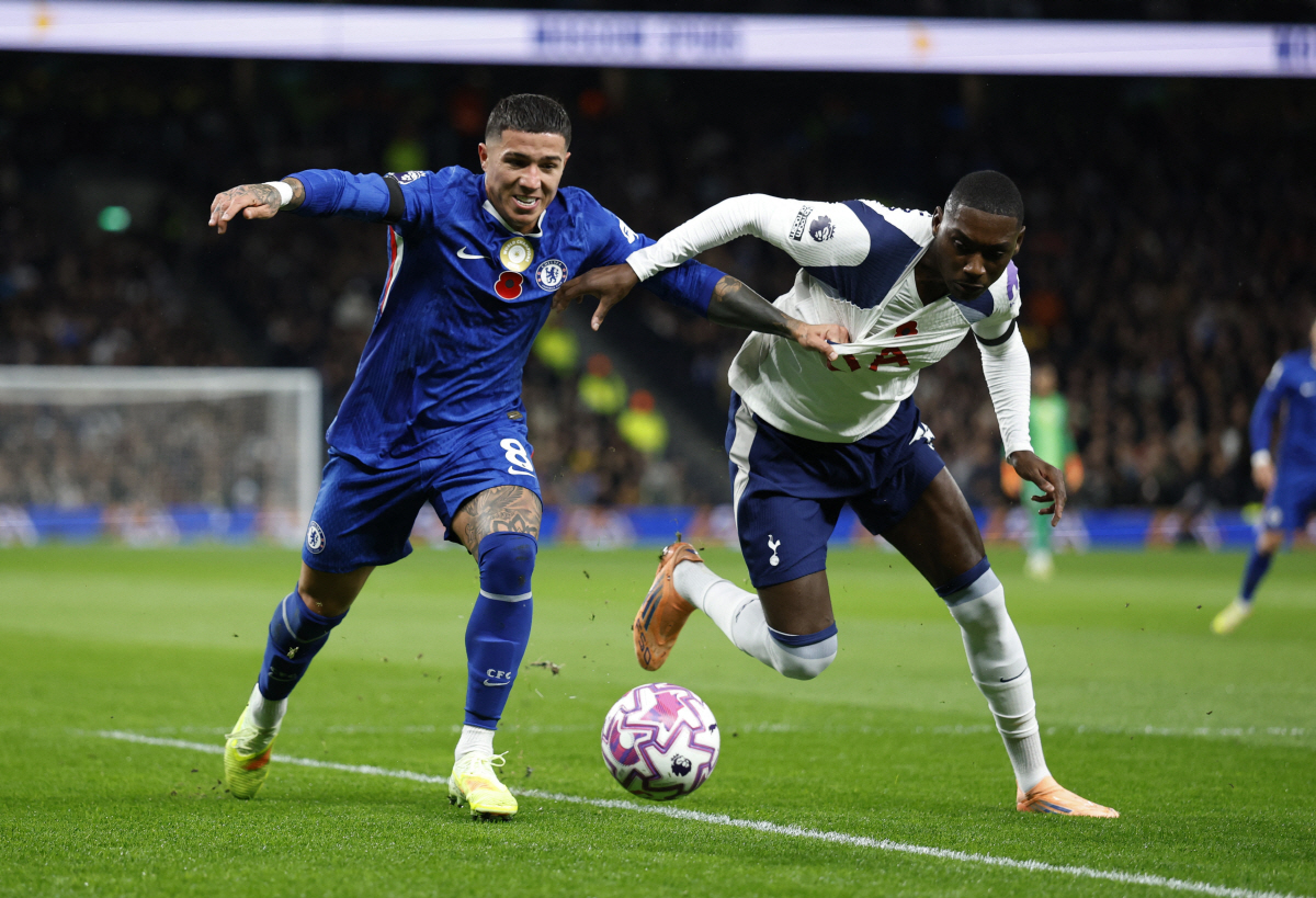 'SON 잃고 외양간 고치기' 토트넘, 제대로 꼬였다...공들여 데려온 …