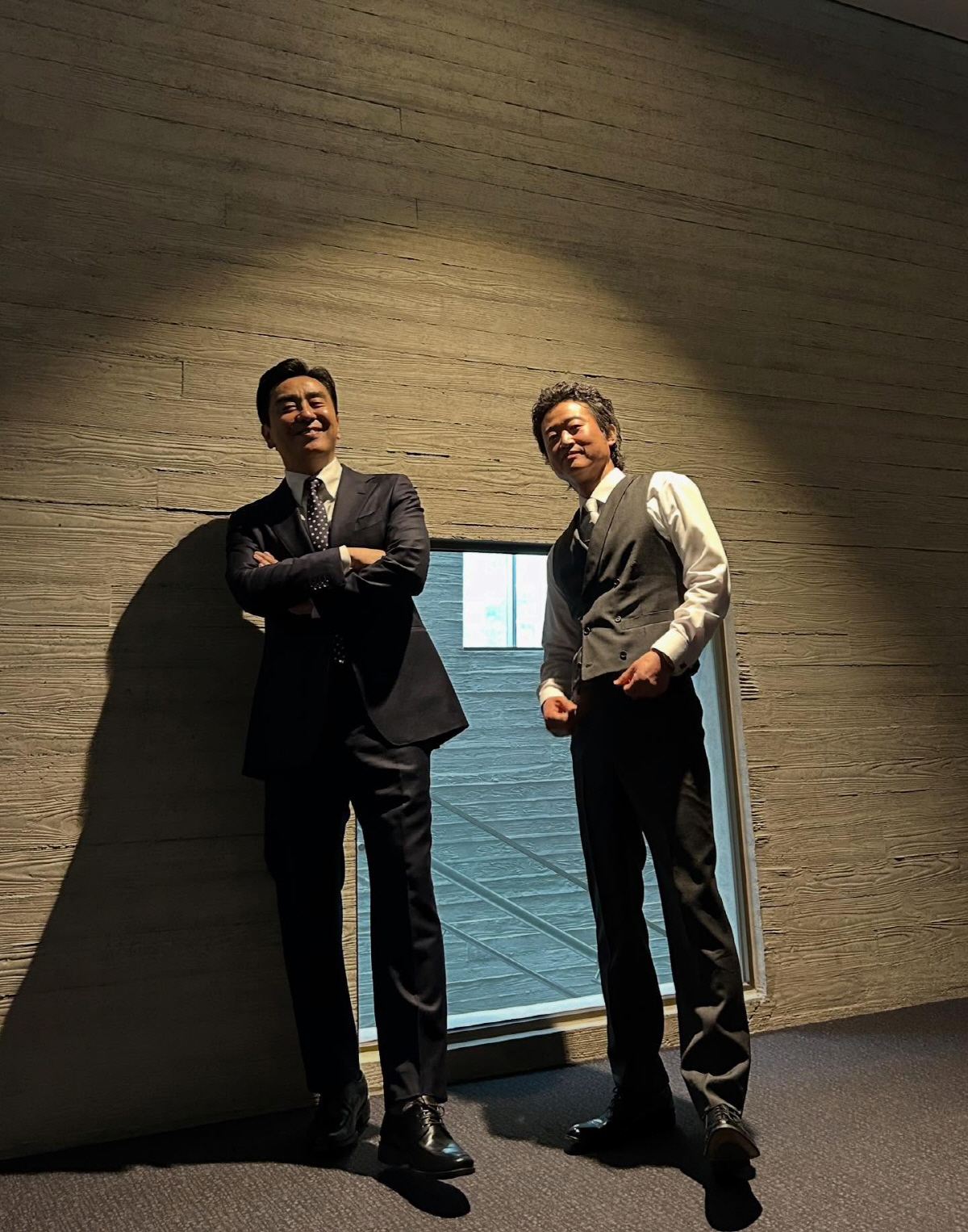 “세월을 같이 한 백상무님” '김부장' 유승목, SNS 개설에 류승룡도 …