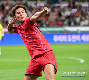 '獨 BBC급 단독 보도' 분데스 명문, '홍명보호 주전' 韓 국대 ST 영입 완전 철회...EPL 공격수로 선회