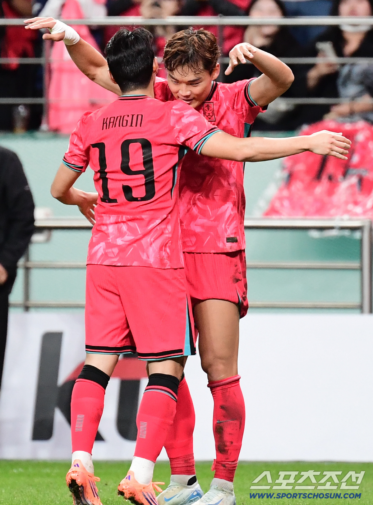 '獨 BBC급 단독 보도' 분데스 명문, '홍명보호 주전' 韓 국대 ST…