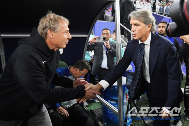 HERE WE GO 떴다! '최악' 클린스만 상대 '조기퇴근' 만치니, …