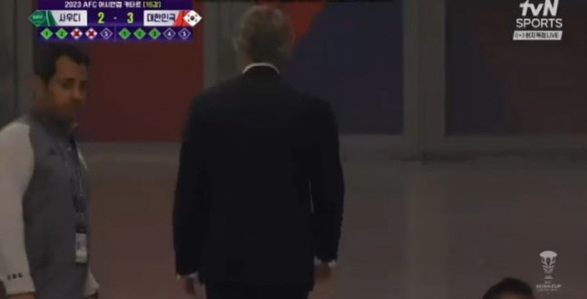 HERE WE GO 떴다! '최악' 클린스만 상대 '조기퇴근' 만치니, …