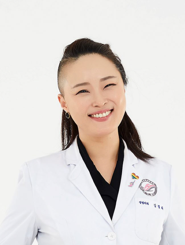 국내 트랜스젠더 "성별확정수술, 삶의 질·자존감 90% 이상 개선"