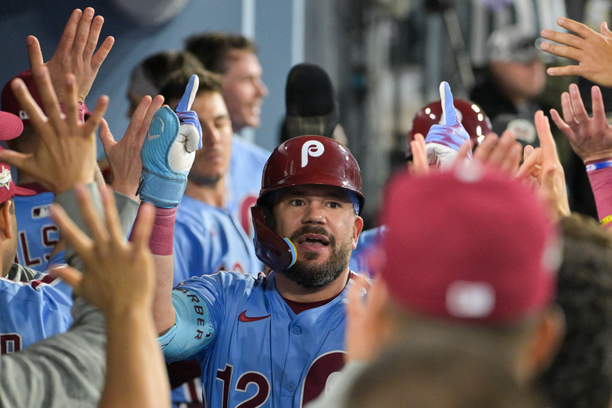 '56홈런-132타점' 오타니의 DH 라이벌, 곧 PHI 잔류 계약 뜬다…