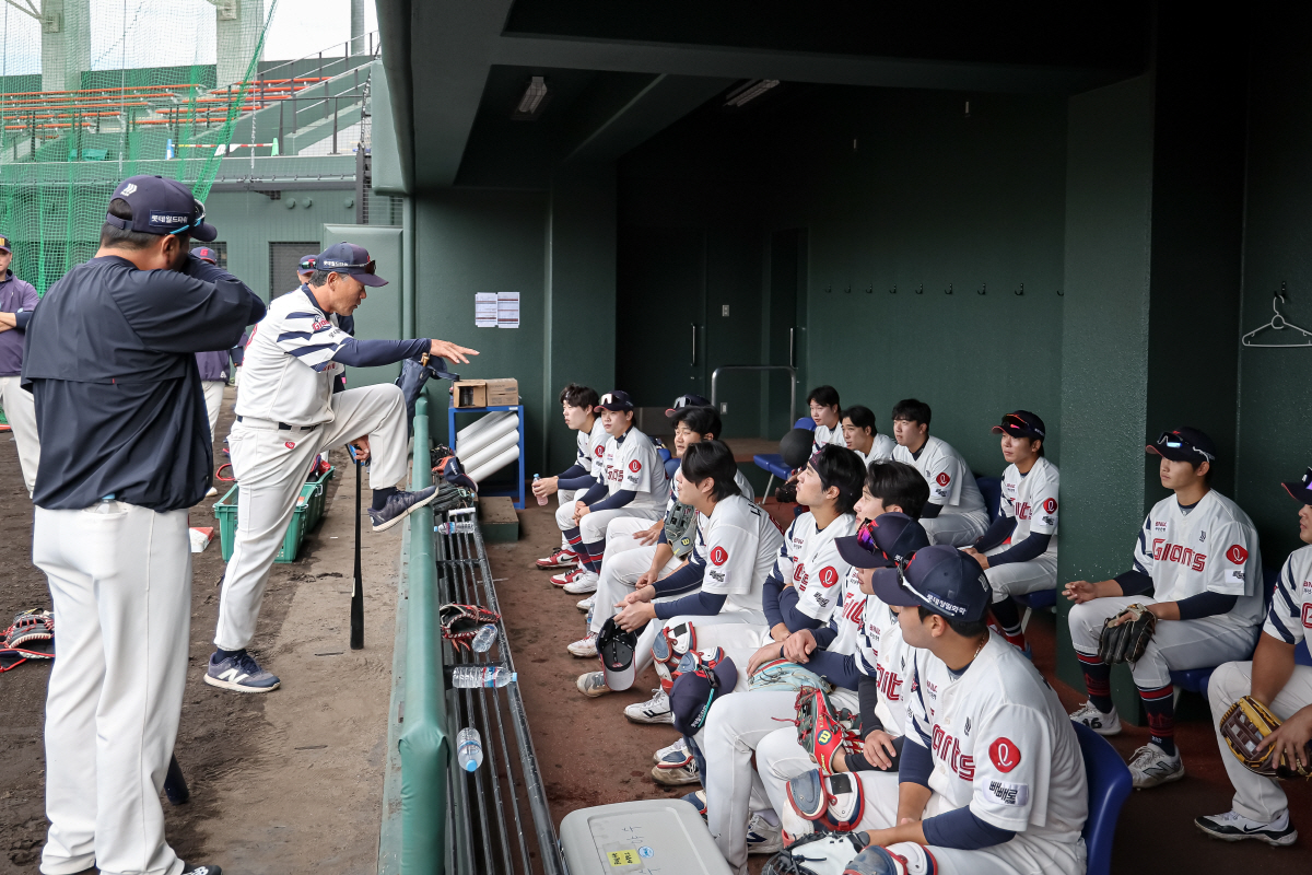 "야구장 떠나니 우울증 오더라" 1년만의 그라운드 컴백 → 3년만에 다시…