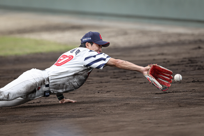 "야구장 떠나니 우울증 오더라" 1년만의 그라운드 컴백 → 3년만에 다시…