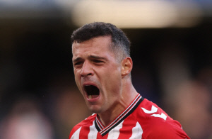 '英 BBC 깜짝' 토트넘-아스널-맨시티-리버풀 전부 아니다...EPL 레전드가 뽑은 최고의 영입, 주인공은 '돌풍의 주역'