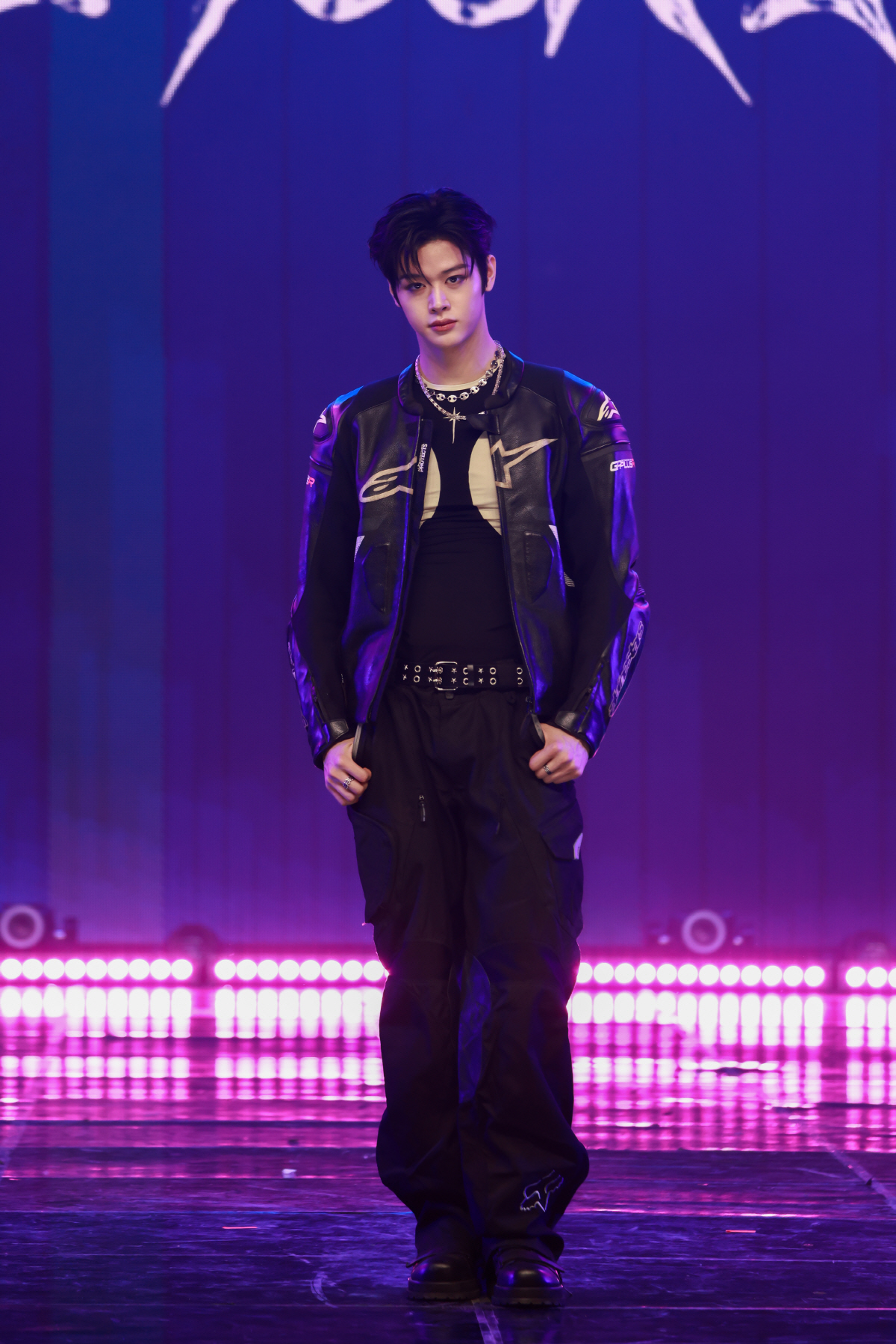 [SC현장] 클로즈유어아이즈, '그래미' 스타 손잡고 음방 1위 정조준 …