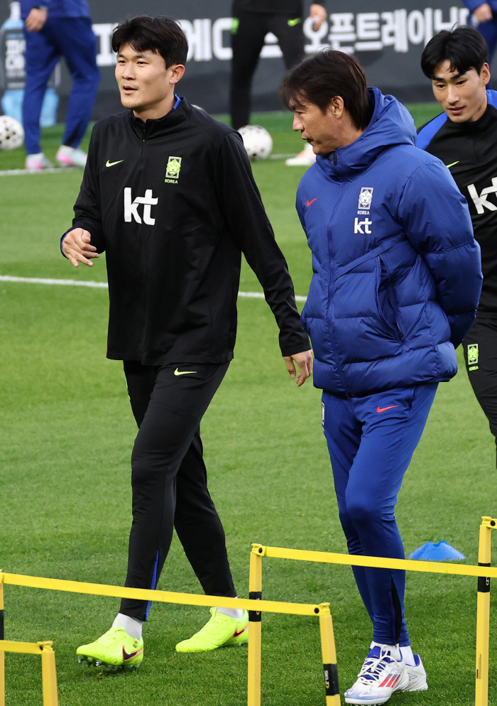 조규성 '배려'에 담긴 홍명보 감독의 '빅픽처' 리더십, 지나친 의욕은 '금물'…부담→압박감 먼저 털어낸다