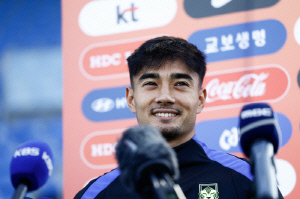 [천안 인터뷰]이젠 어엿한 태극전사 '용수'…카스트로프 