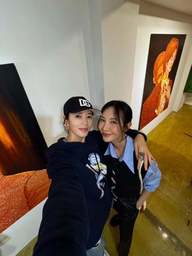 김혜수·채시라, 전설의 '책받침 여신' 만남…"나만 늙었지"