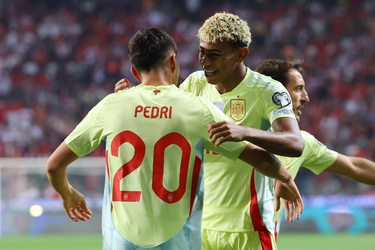 수술 숨긴 '19살 천재' 야말! 스페인축구협회 분노 폭발→A대표팀 결국…