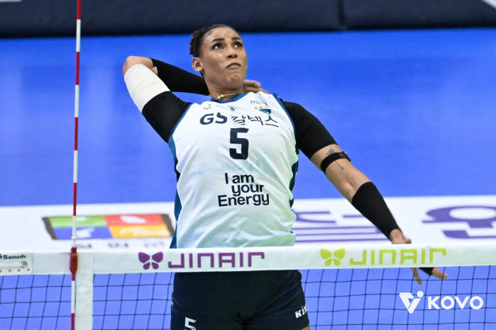 감기에 쥐까지 났다…그런데 49득점 '트리플크라운'을 해냈다! "대단하다는 말밖에"