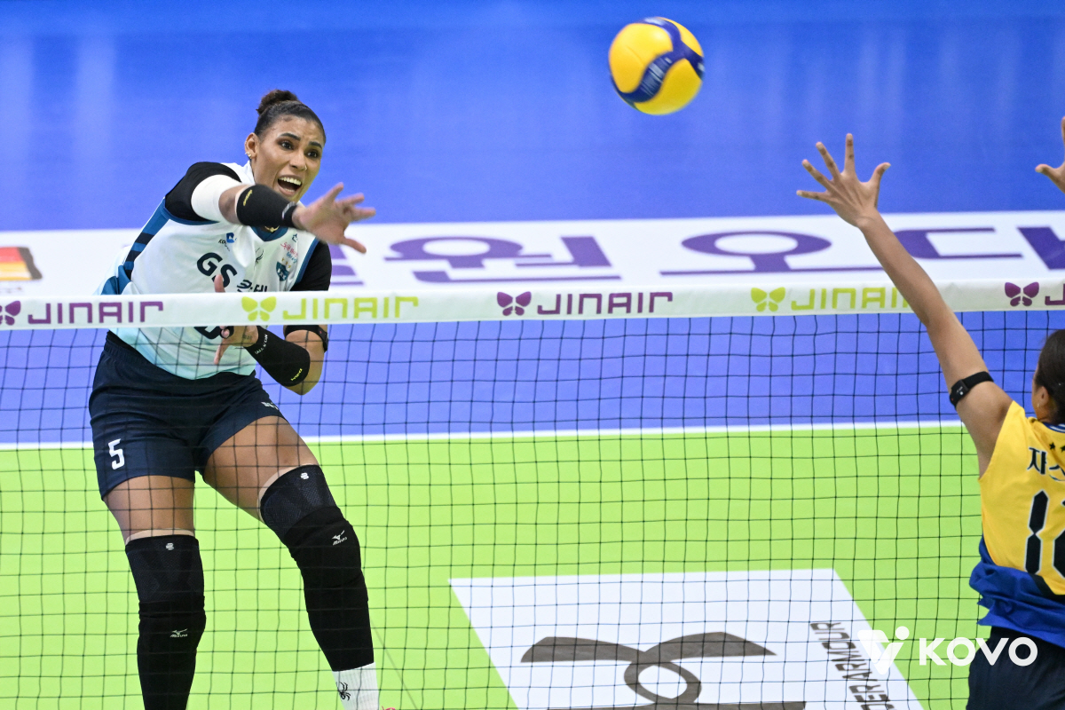 감기에 쥐까지 났다…그런데 49득점 '트리플크라운'을 해냈다! "대단하다…