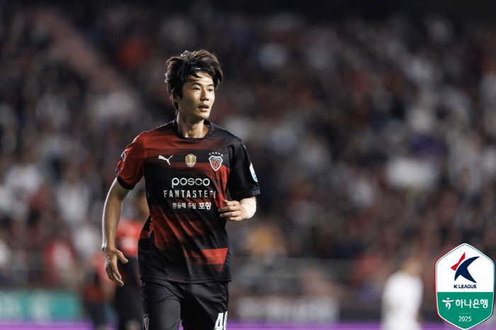 '2026시즌도 현역?' 포항의 핵심으로 거듭난 기성용, 직접 밝힌 결정…