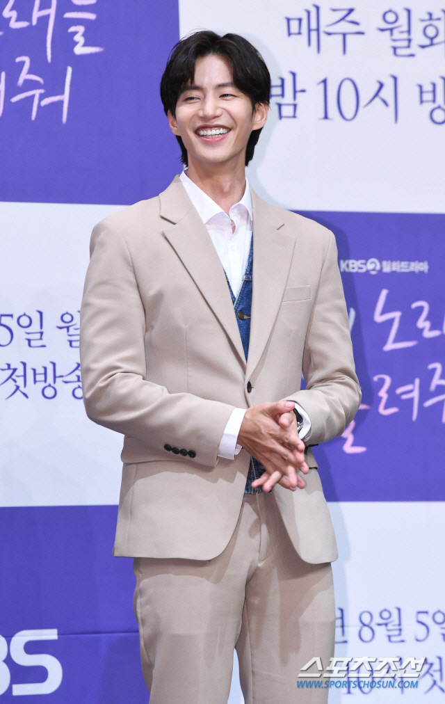 故 송재림, "긴 여행 시작" SNS에 남겨진 마지막 글...1년째 이어…